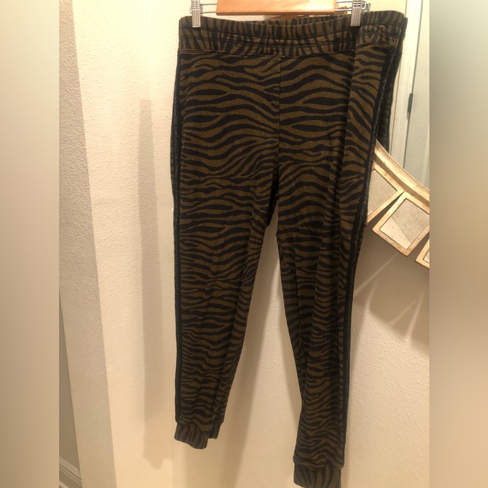Johnny Was Zebra Print Sweatpants with Sparkle side stripe size XL